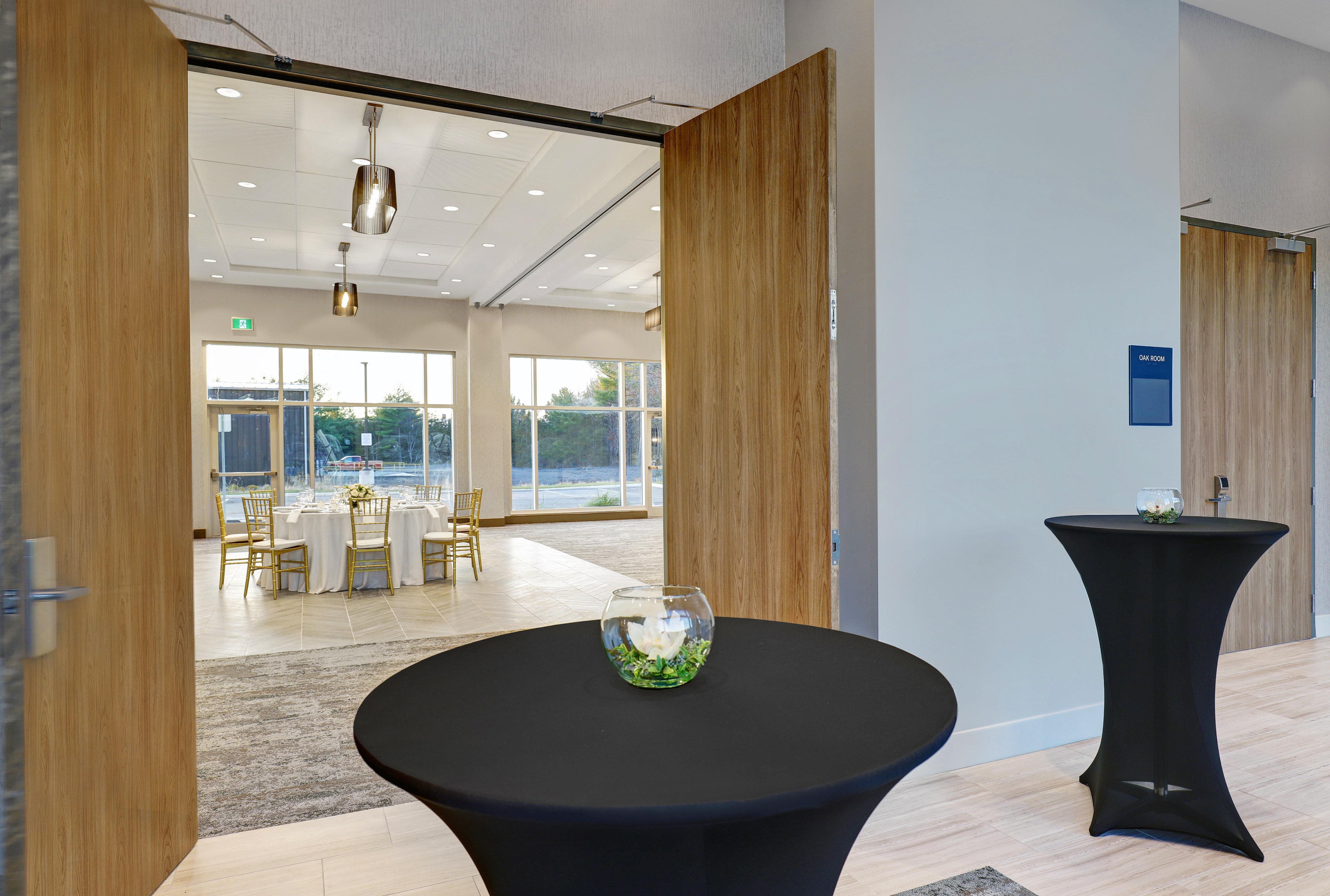 Holiday Inn Express - Kingston West By Ihg Extérieur photo