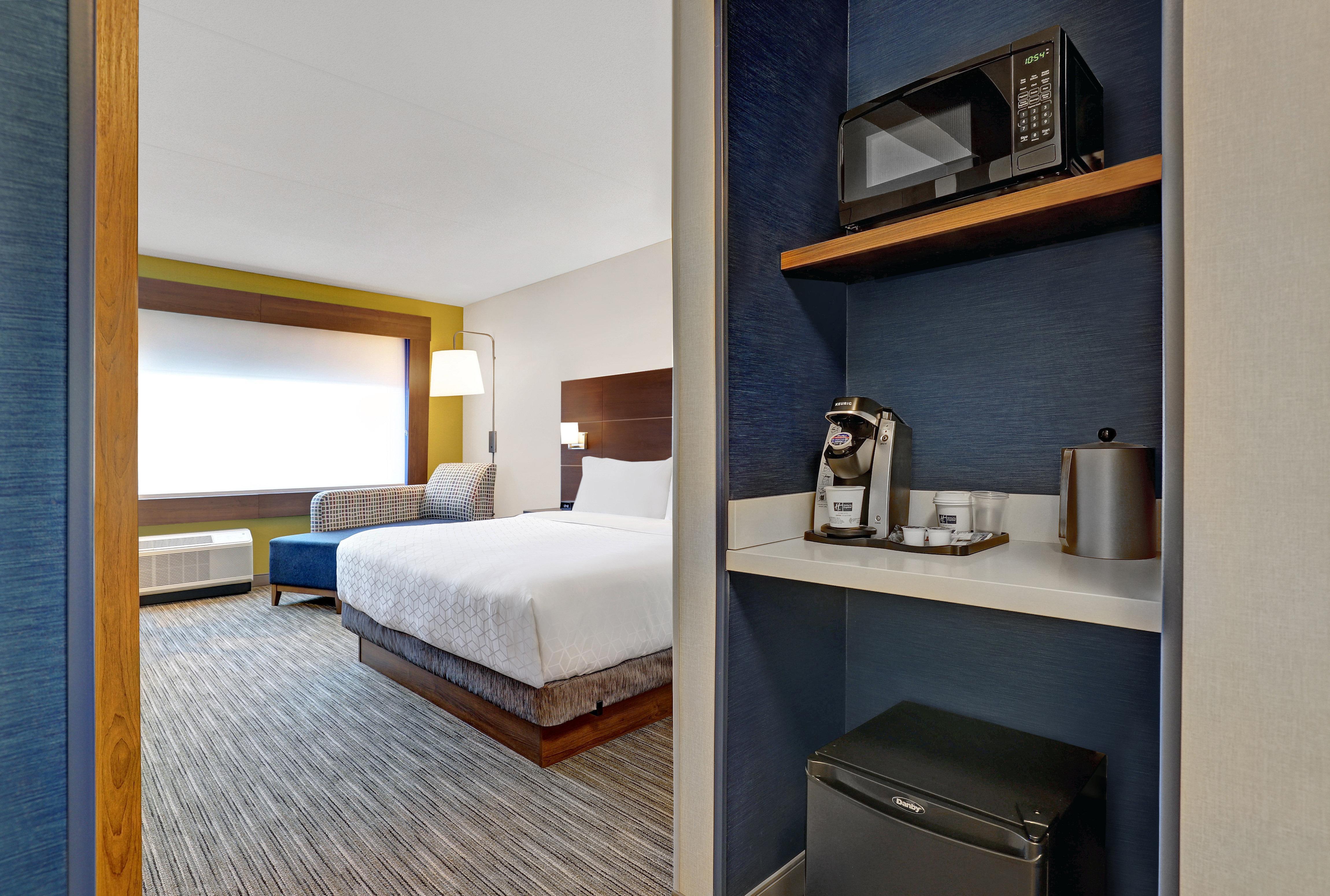 Holiday Inn Express - Kingston West By Ihg Extérieur photo
